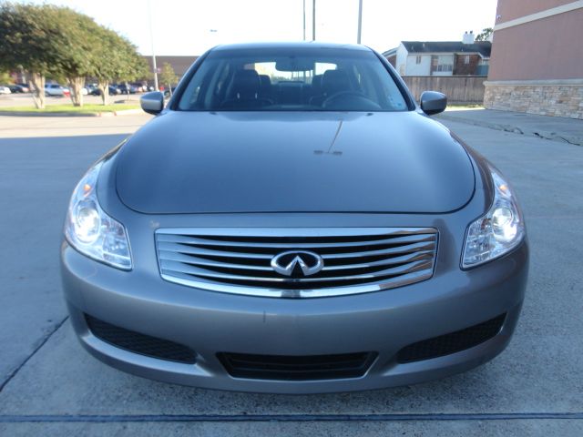 2009 Infiniti G37 SLT MEGA CAB 4X4 Dually