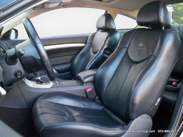 2009 Infiniti G37 SLT MEGA CAB 4X4 Dually