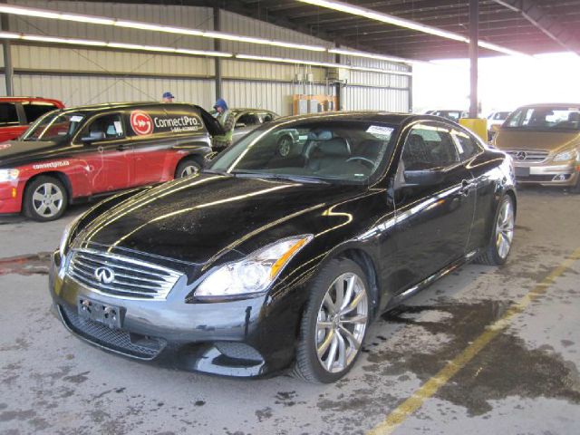 2009 Infiniti G37 SLT MEGA CAB 4X4 Dually