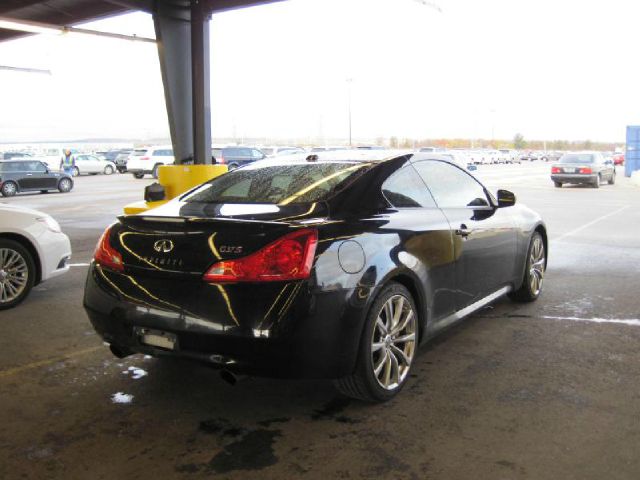 2009 Infiniti G37 SLT MEGA CAB 4X4 Dually