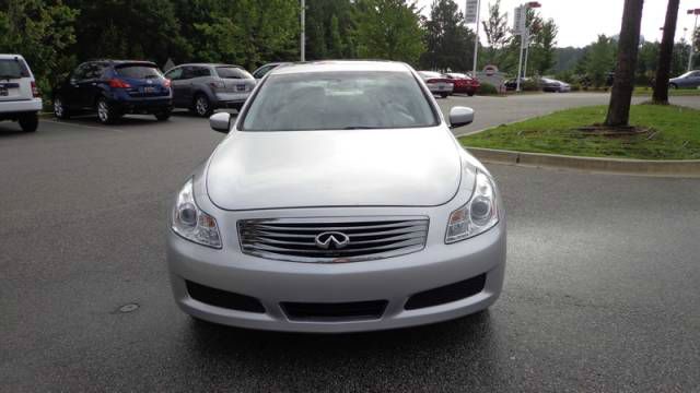 2009 Infiniti G37 2006 Nissan SE