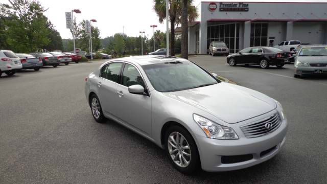 2009 Infiniti G37 2006 Nissan SE