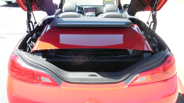 2009 Infiniti G37 2006 Nissan SE