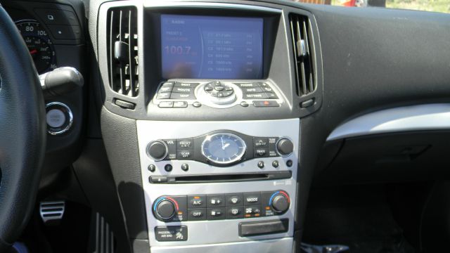 2009 Infiniti G37 2006 Nissan SE
