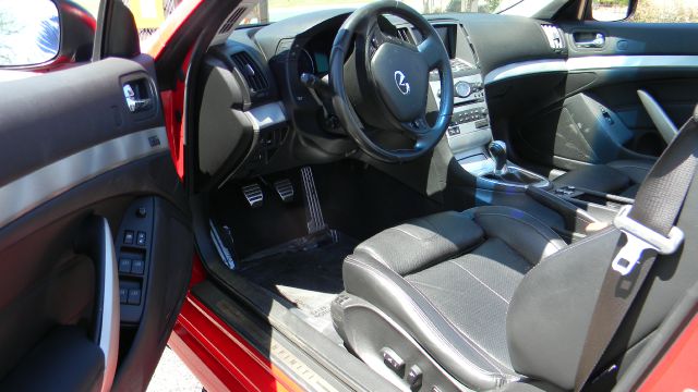 2009 Infiniti G37 2006 Nissan SE