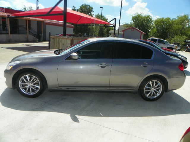 2009 Infiniti G37 2006 Nissan SE