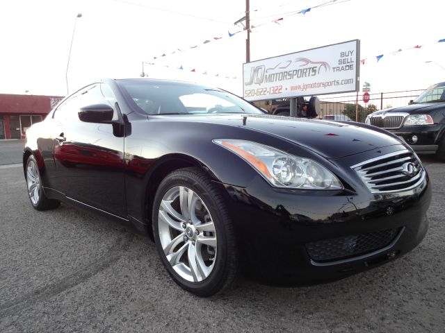 2010 Infiniti G37 2006 Nissan SE
