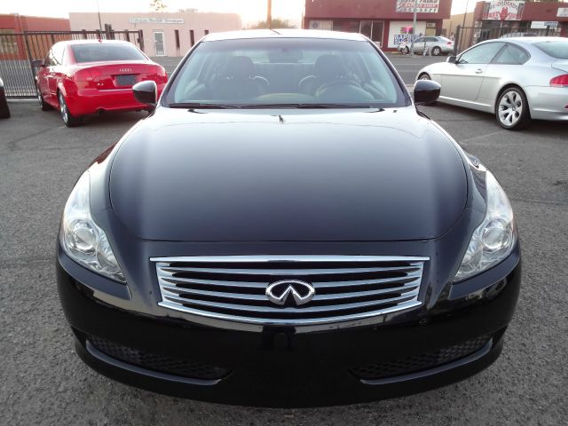 2010 Infiniti G37 2006 Nissan SE