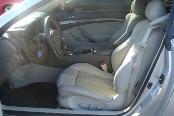 2010 Infiniti G37 2006 Nissan SE