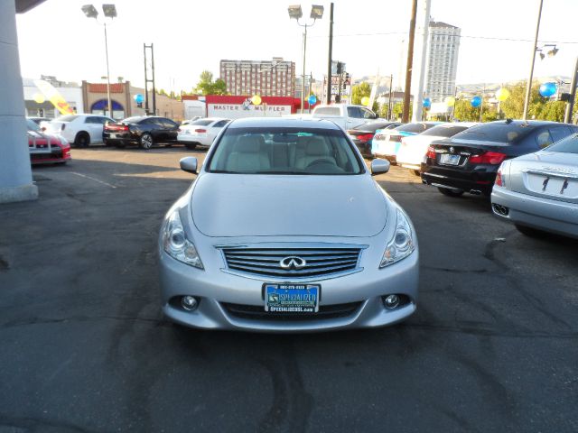 2010 Infiniti G37 2006 Nissan SE