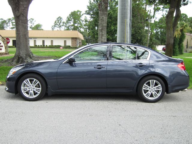 2011 Infiniti G37 SLT MEGA CAB 4X4 Dually