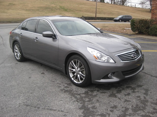 2011 Infiniti G37 SLT MEGA CAB 4X4 Dually