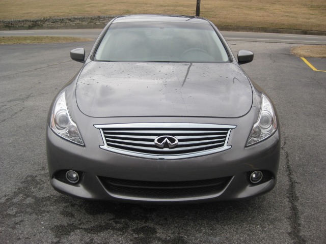 2011 Infiniti G37 SLT MEGA CAB 4X4 Dually