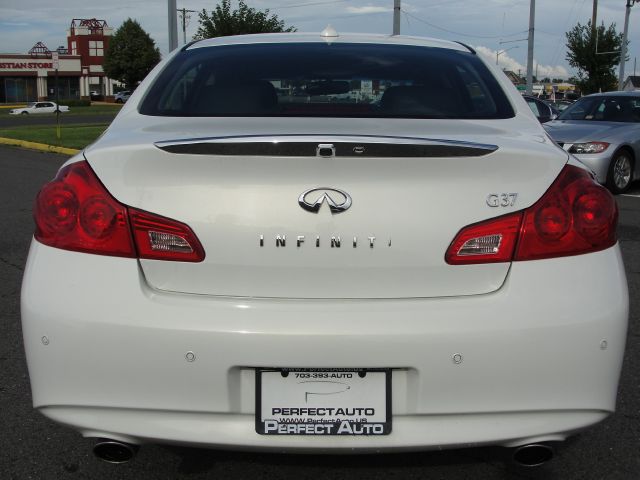 2011 Infiniti G37 SLT MEGA CAB 4X4 Dually