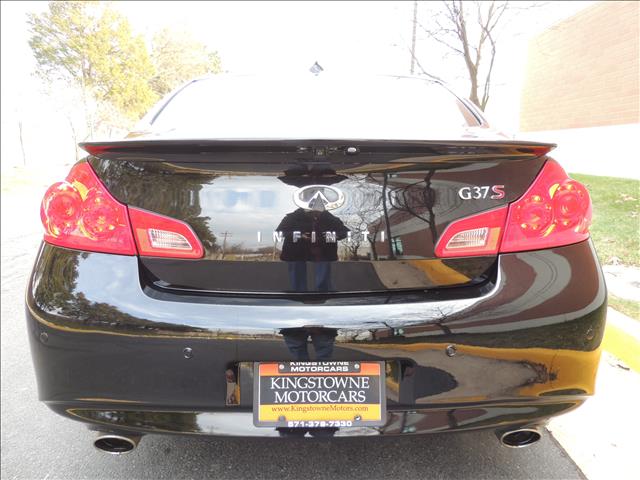 2011 Infiniti G37 GL I4 Manual