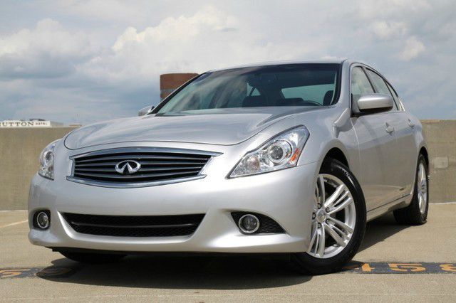 2011 Infiniti G37 SLT MEGA CAB 4X4 Dually