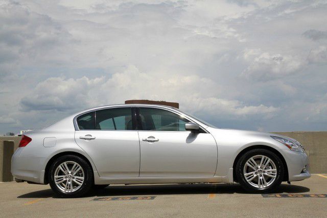 2011 Infiniti G37 SLT MEGA CAB 4X4 Dually