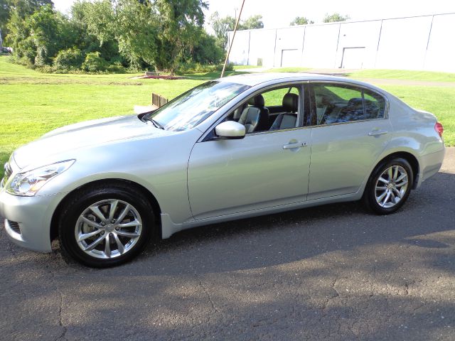 2009 Infiniti G37x S Cabriolet 2D