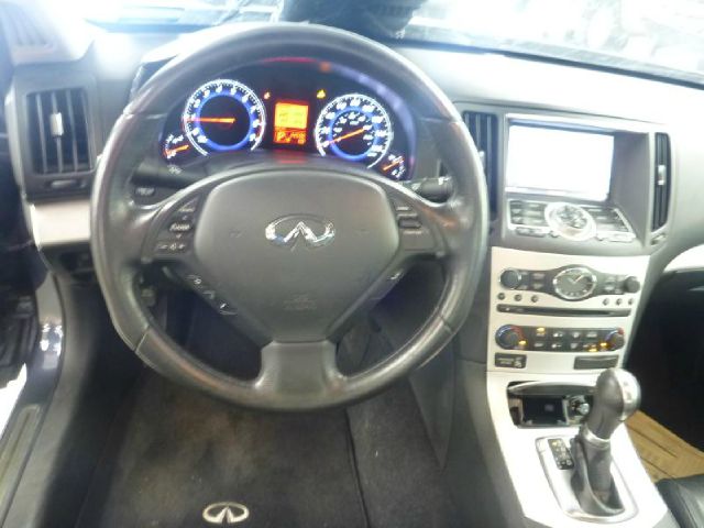 2009 Infiniti G37x S Cabriolet 2D