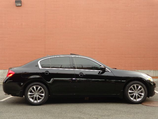 2009 Infiniti G37x S Cabriolet 2D