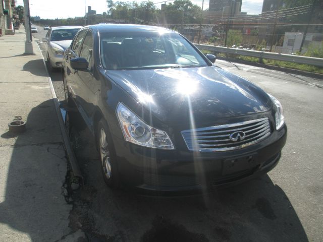 2009 Infiniti G37x S Cabriolet 2D