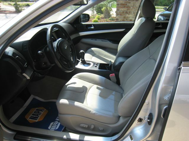 2009 Infiniti G37x S Cabriolet 2D