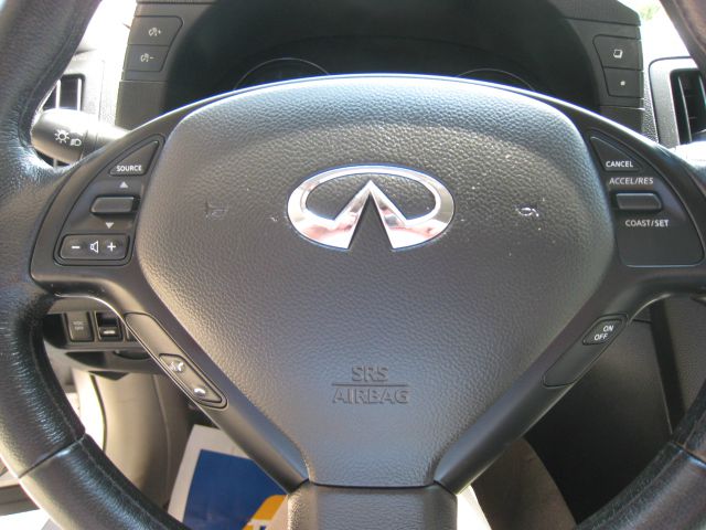 2009 Infiniti G37x S Cabriolet 2D