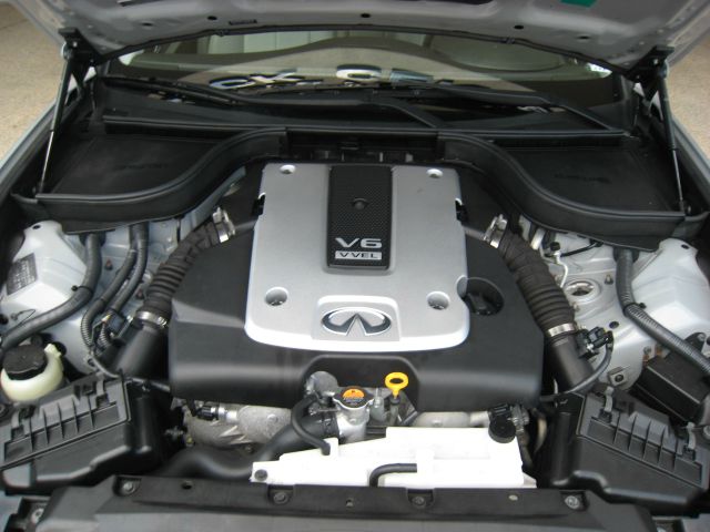 2009 Infiniti G37x S Cabriolet 2D