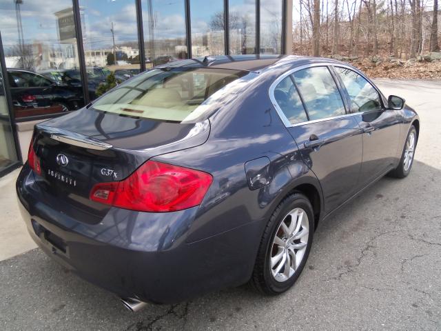 2009 Infiniti G37x Base