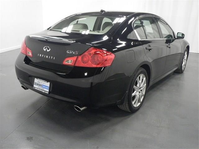 2009 Infiniti G37x SW2
