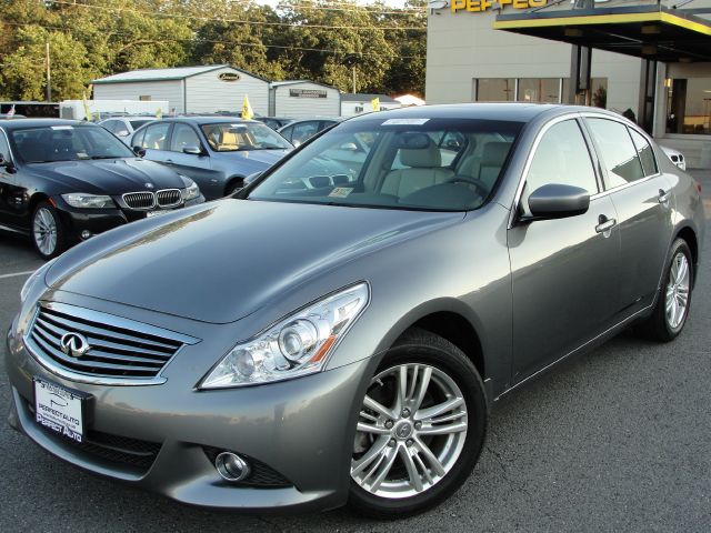 2010 Infiniti G37x S Cabriolet 2D