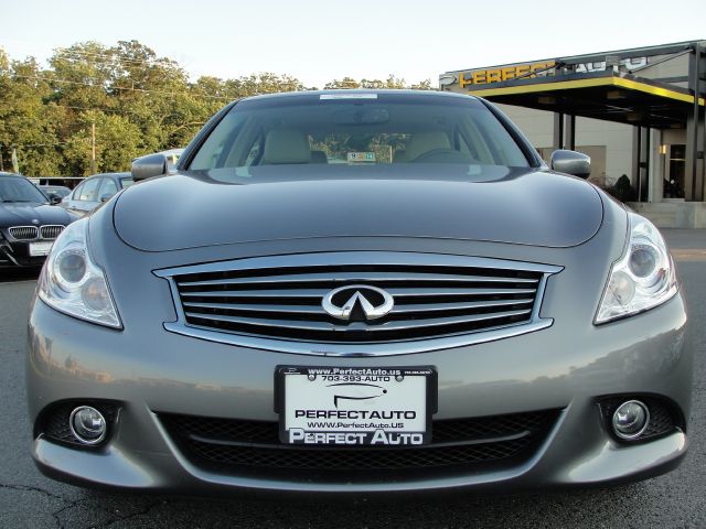2010 Infiniti G37x S Cabriolet 2D