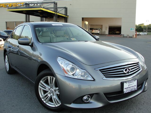 2010 Infiniti G37x S Cabriolet 2D