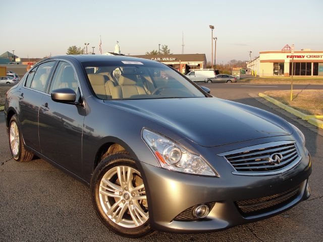 2010 Infiniti G37x S Cabriolet 2D