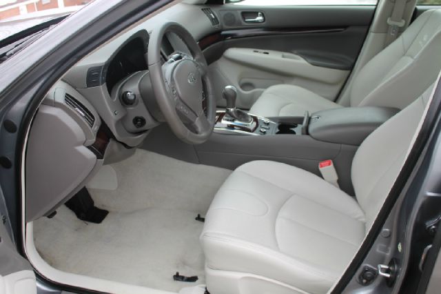 2010 Infiniti G37x S Cabriolet 2D