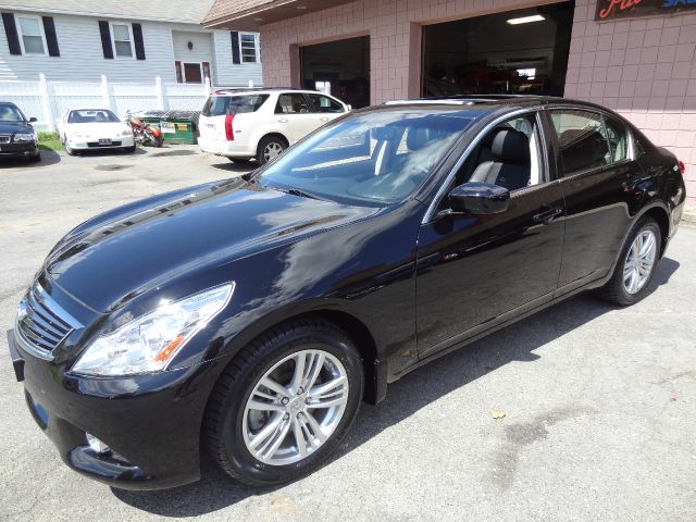 2010 Infiniti G37x S Cabriolet 2D
