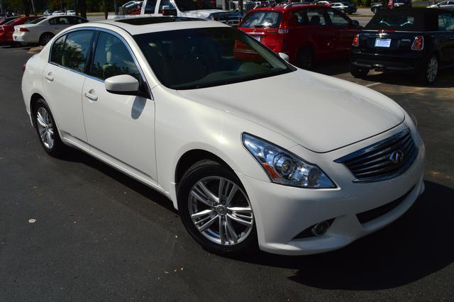 2010 Infiniti G37x SW2