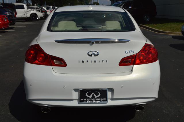 2010 Infiniti G37x SW2