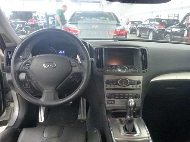 2010 Infiniti G37x 4WD Supercrew Styleside 5-1/2 Ft Box FX4