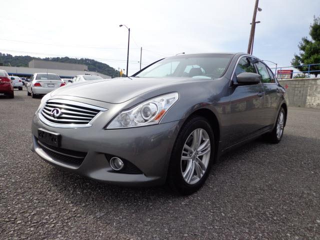 2010 Infiniti G37x SW2