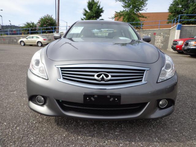 2010 Infiniti G37x SW2