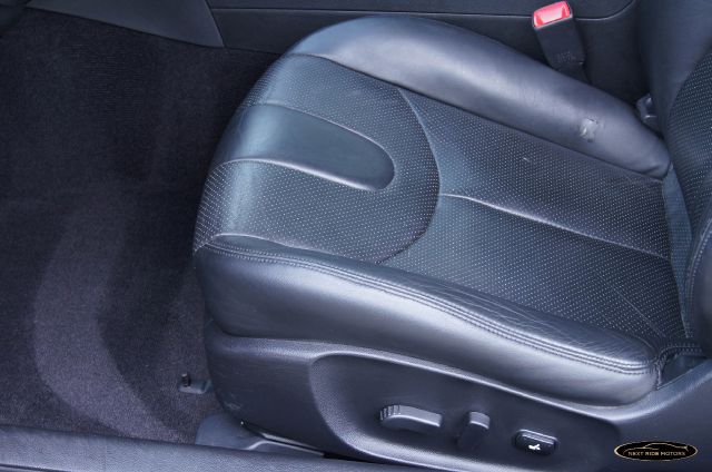 2010 Infiniti G37x S Cabriolet 2D