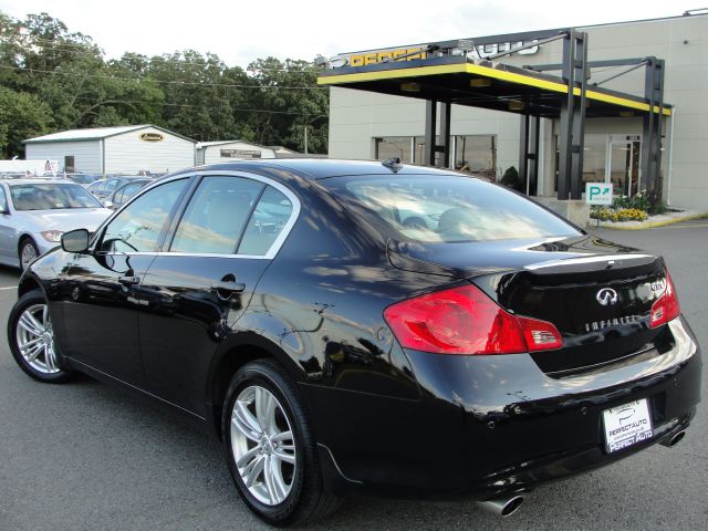 2010 Infiniti G37x S Cabriolet 2D