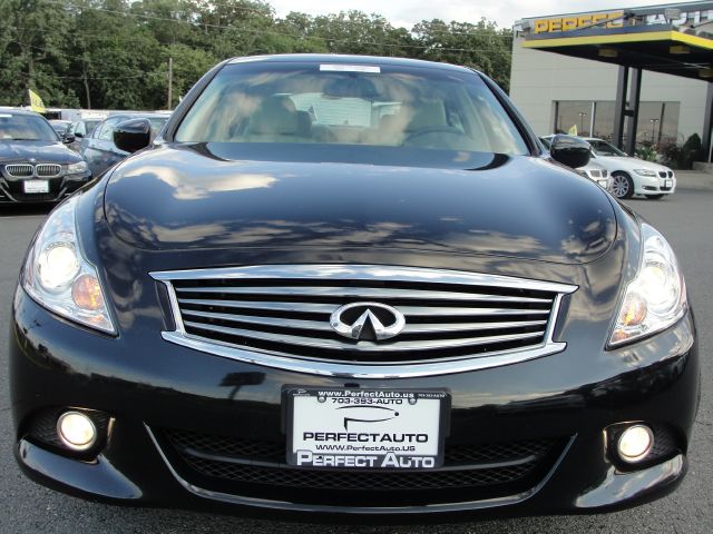 2010 Infiniti G37x S Cabriolet 2D