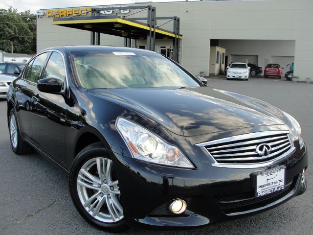 2010 Infiniti G37x S Cabriolet 2D