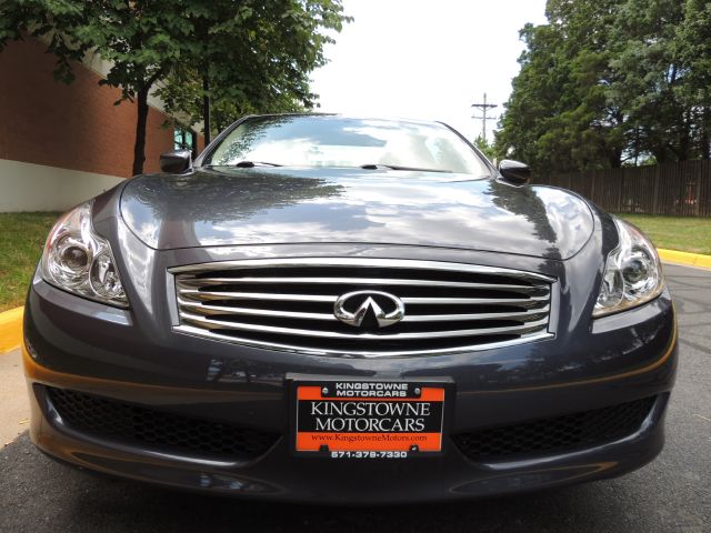 2010 Infiniti G37x S Cabriolet 2D