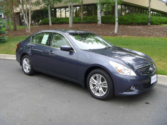 2010 Infiniti G37x S Cabriolet 2D