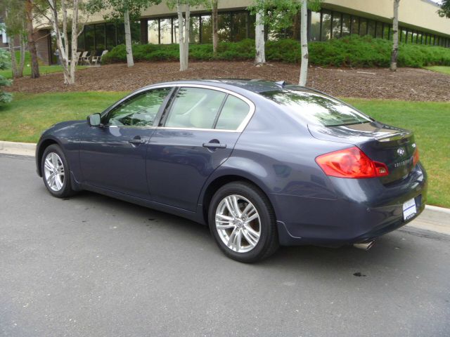 2010 Infiniti G37x S Cabriolet 2D