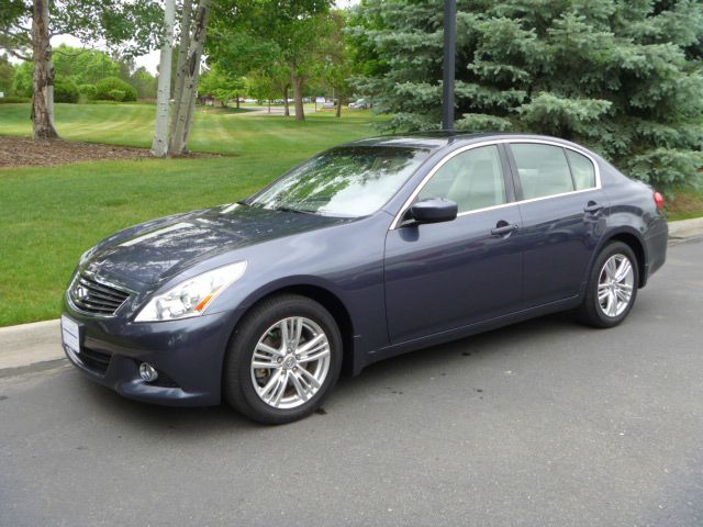 2010 Infiniti G37x S Cabriolet 2D
