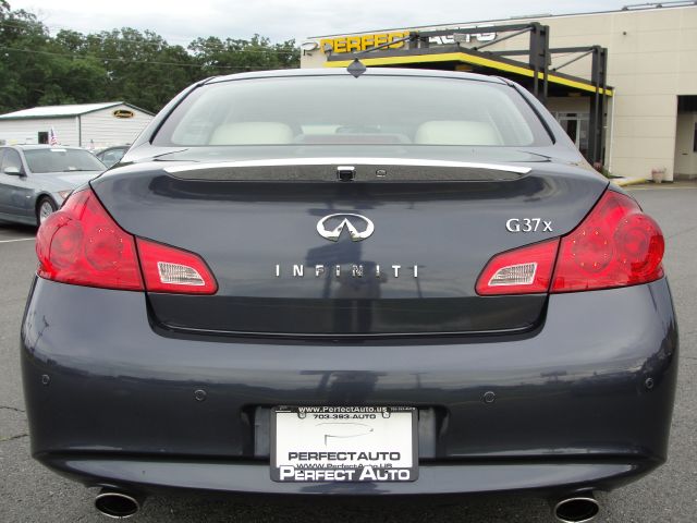 2010 Infiniti G37x S Cabriolet 2D